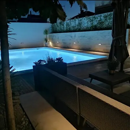 Pensión Luxury Experience - With Pool And Parking Garage