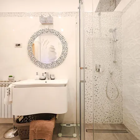 Luxury Experience - With Pool And Parking Garage Pensjonat 4*