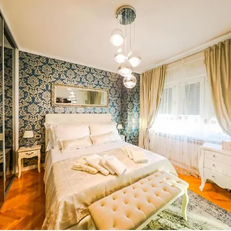Luxury Experience - With Pool And Parking Garage Pensjonat Zadar