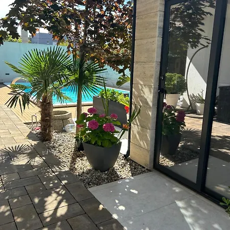 Guest house Luxury Experience - With Pool And Parking Garage Zadar