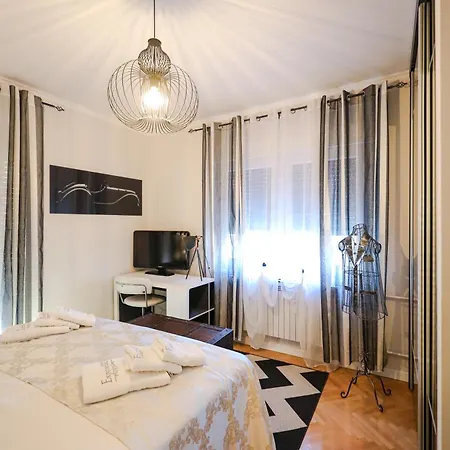Guest house Luxury Experience - With Pool And Parking Garage Zadar