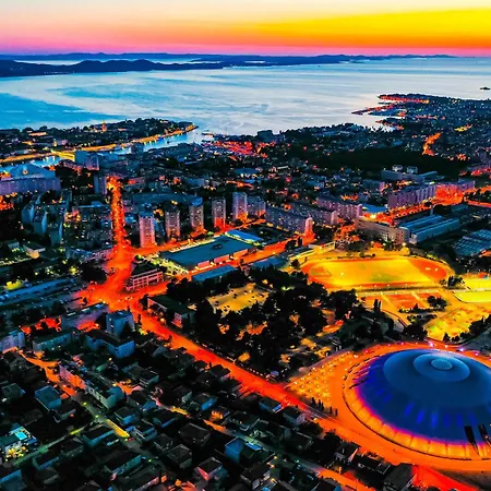 Luxury Experience - With Pool And Parking Garage Guest house Zadar