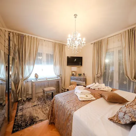 Luxury Experience - With Pool And Parking Garage Guest house 4*